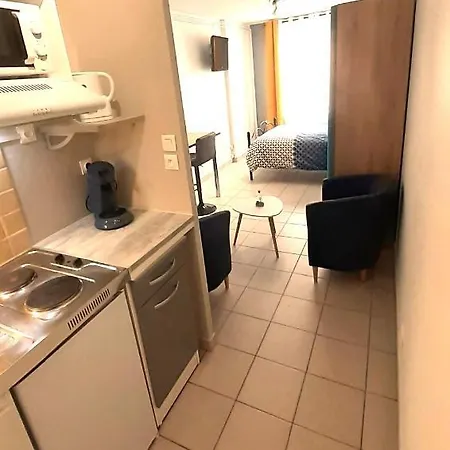 En Plein Centre Avec Parking *